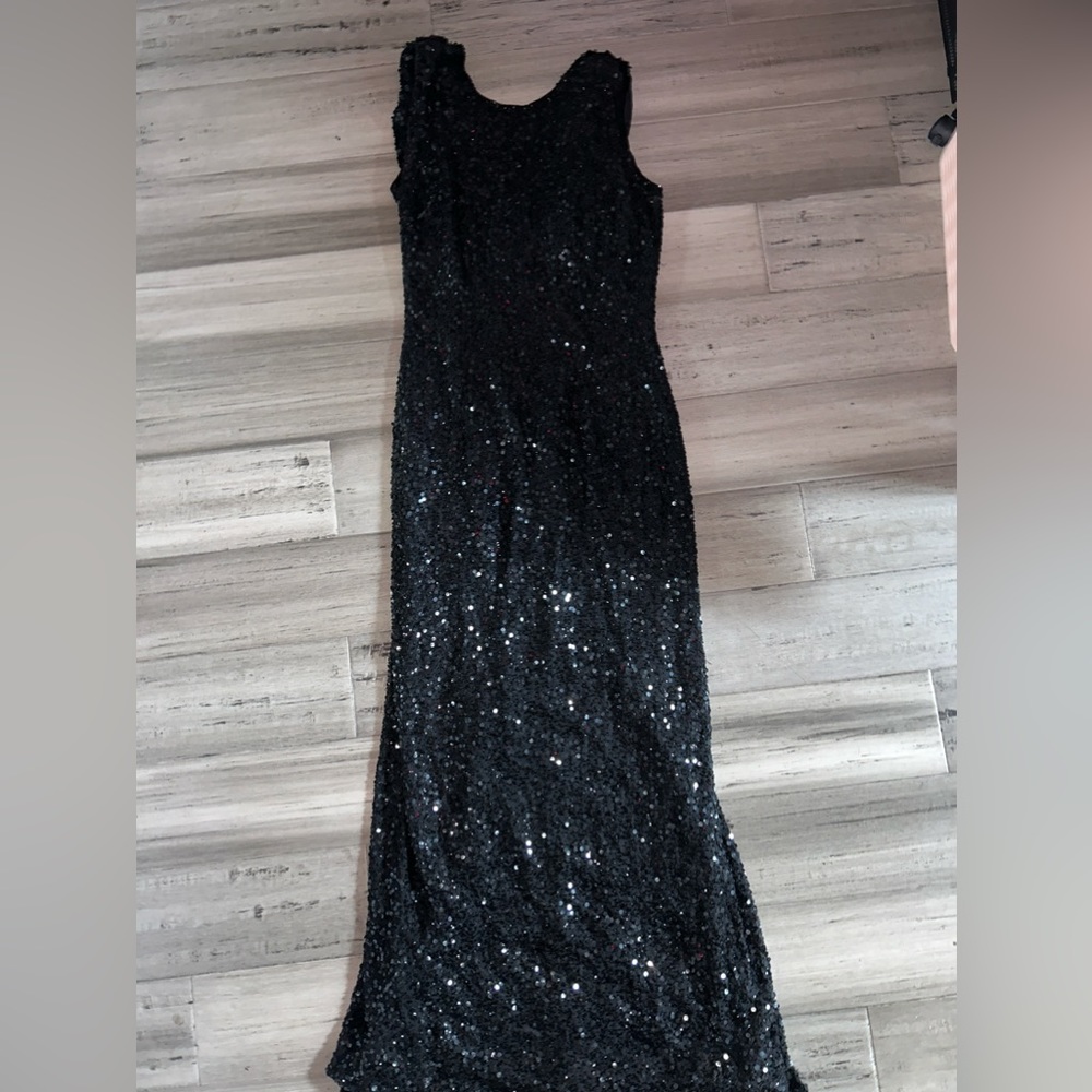 BLACKTIE OLEG CASSINI; black, long sequined dress